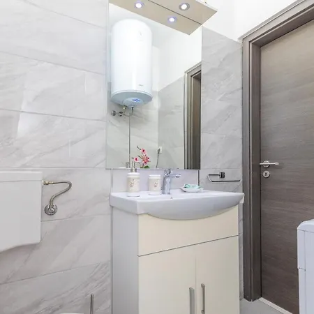 Апартаменты Ema Задар