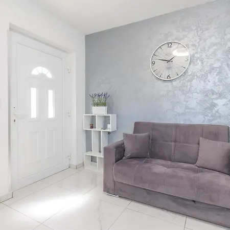 Ema Апартаменти