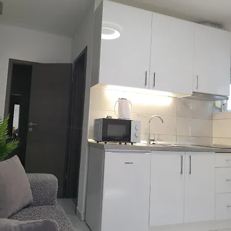 Апартаменти Ema