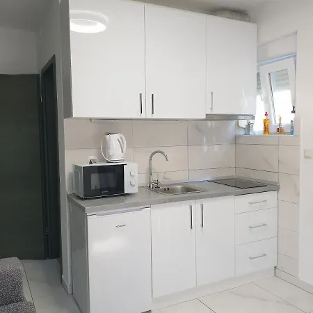 Апартаменти Ema